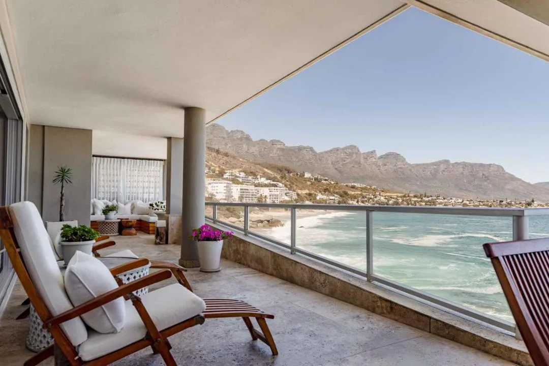 3 Bedroom Apartment / flat to rent in Clifton