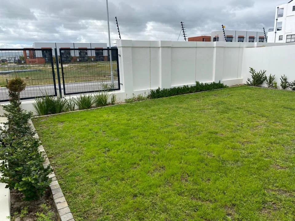 3 Bedroom Apartment / flat to rent in Parklands North