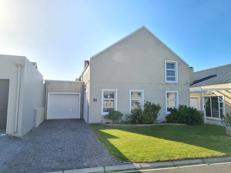 2 Bedroom House to rent in Sandbaai