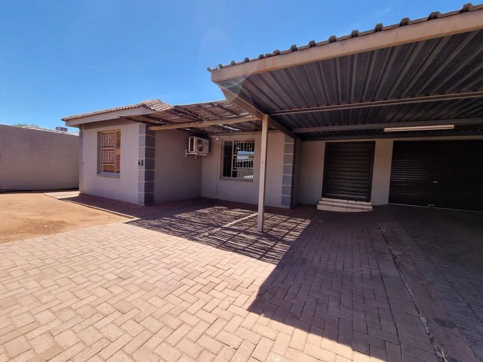 3 Bedroom House for sale in Kathu