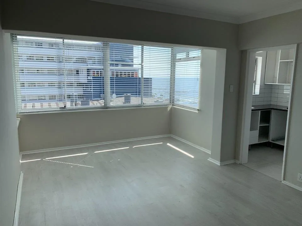 0.5 Bedroom Apartment / flat to rent in Mouille Point