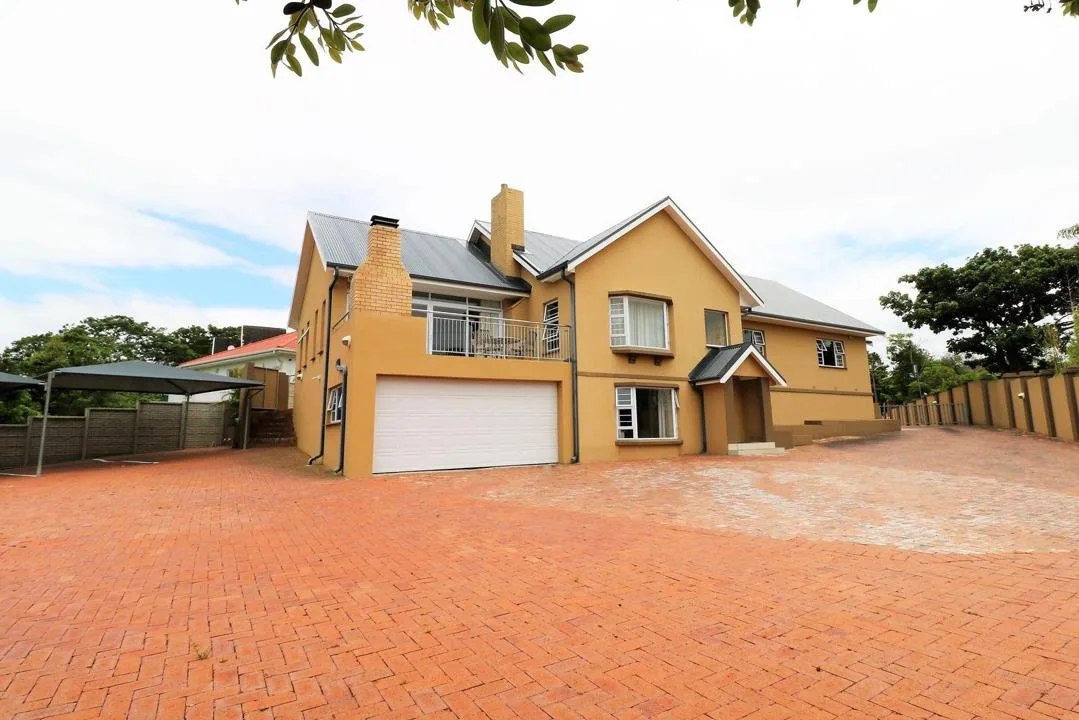 10 Bedroom House for sale in Bonnie Doon