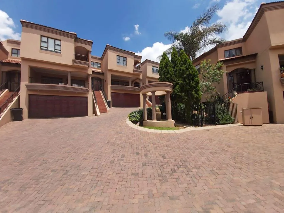 4 Bedroom Townhouse to rent in Bassonia