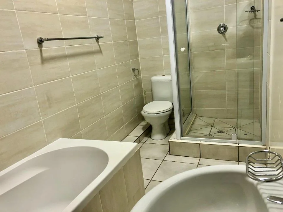 3 Bedroom Apartment / flat to rent in Florida Hills