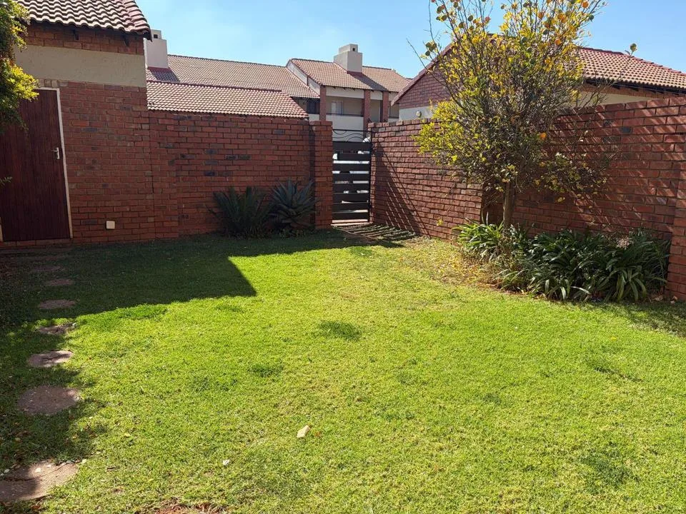 2 Bedroom Apartment / flat to rent in Mooikloof Ridge