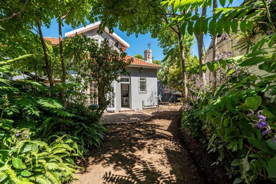 7 Bedroom House to rent in Rondebosch