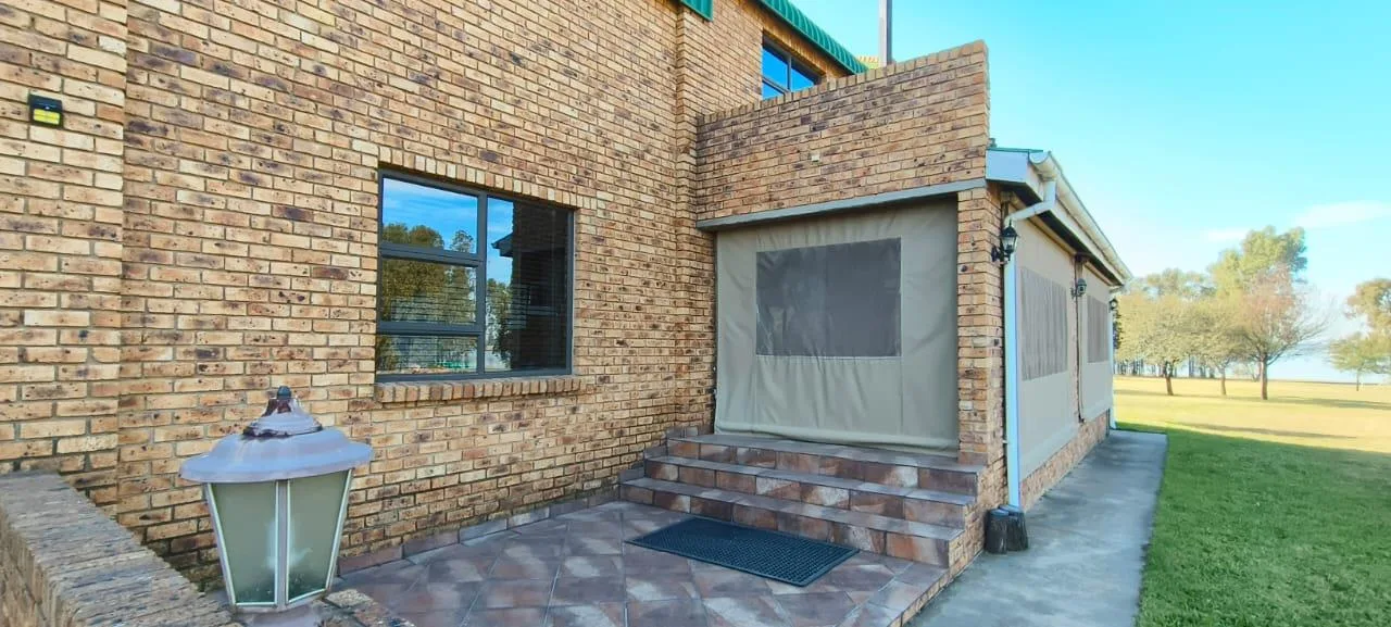 3 Bedroom House for sale in Oranjeville