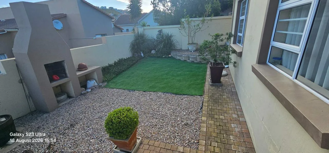 3 Bedroom Townhouse to rent in Island View