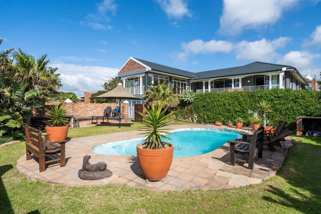 6 Bedroom House for sale in West Beach