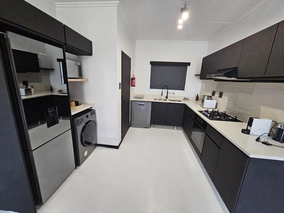 2 Bedroom Apartment / flat to rent in Fourways