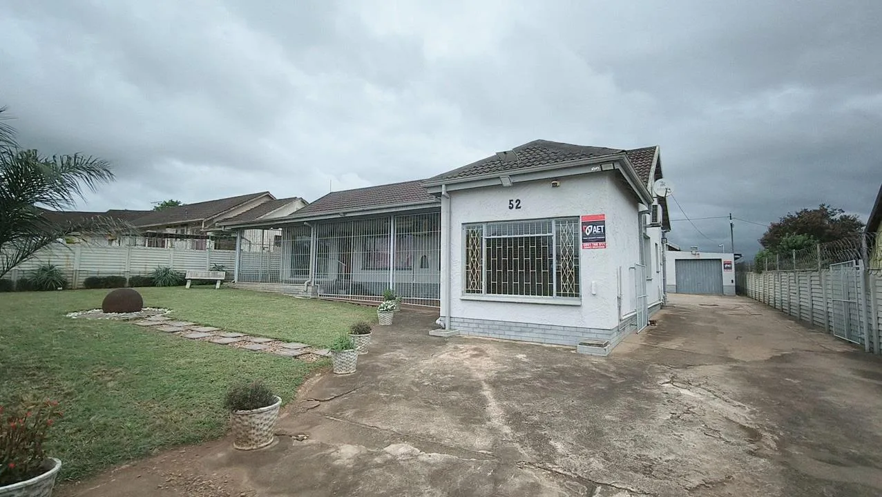 4 Bedroom House for sale in Scottsville Ext