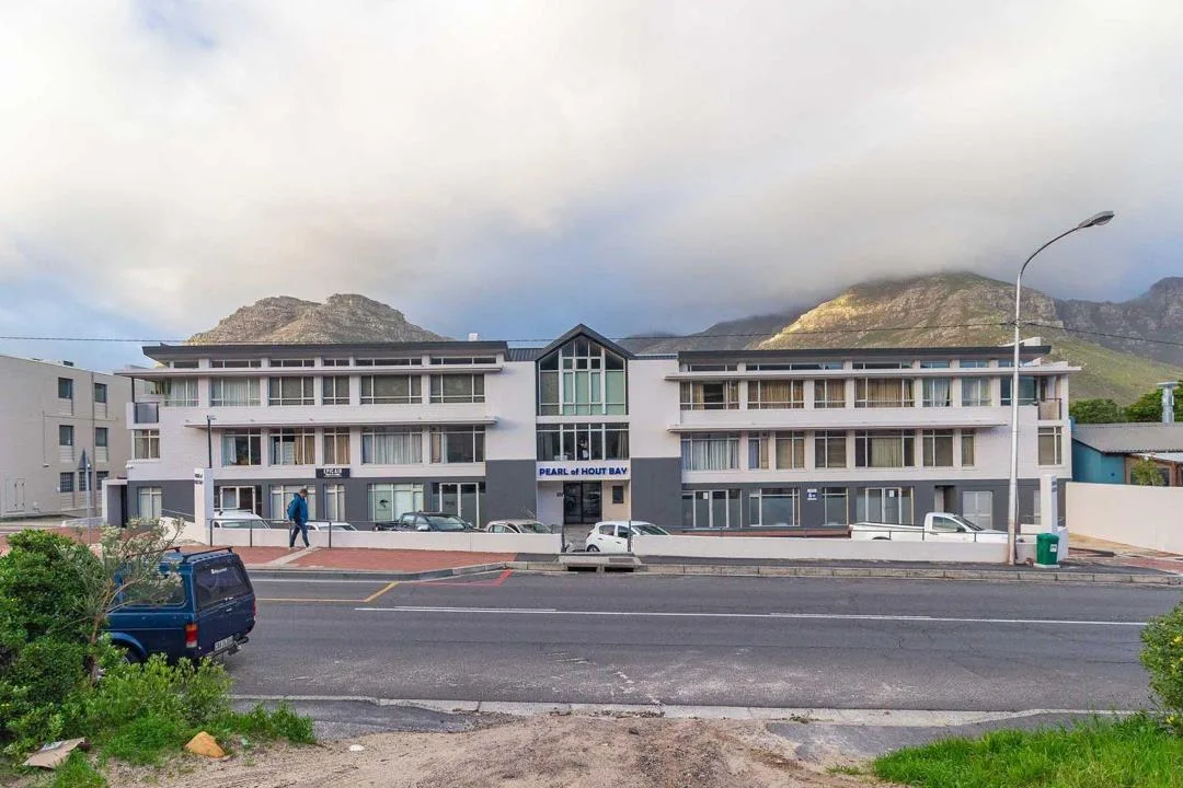 2 Bedroom Apartment / flat to rent in Hout Bay Beachfront