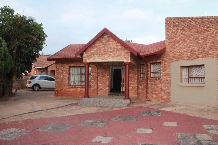 2 Bedroom Apartment / flat to rent in The Orchards