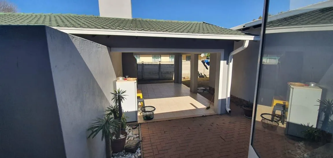 5 Bedroom House for sale in Cosmosrand