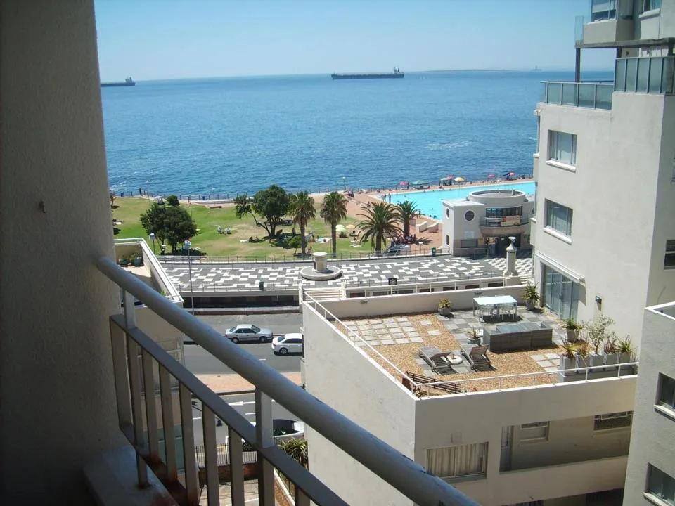 2 Bedroom Apartment / flat to rent in Sea Point