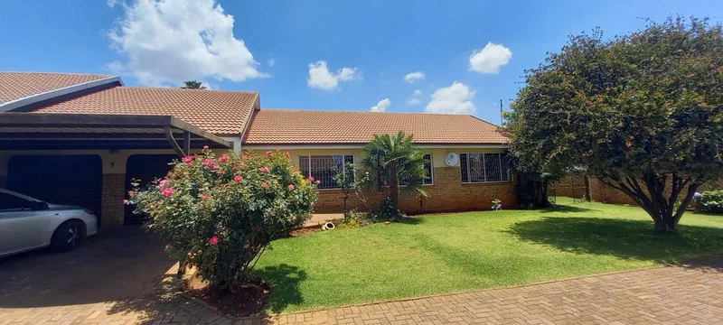 3 Bedroom Townhouse to rent in Ben Fleur