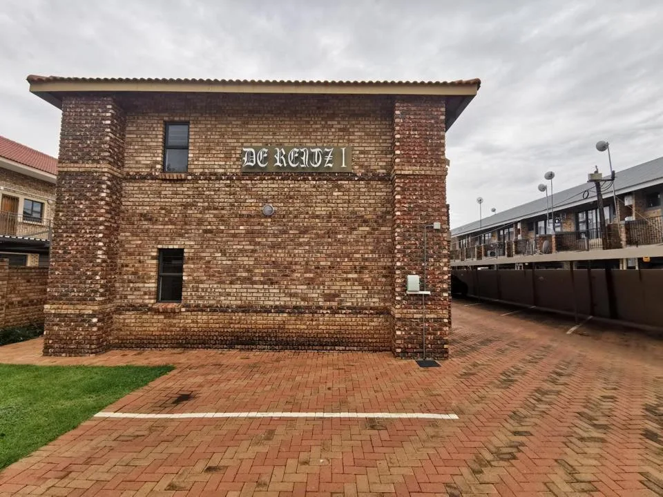 2 Bedroom Apartment / flat to rent in Die Bult