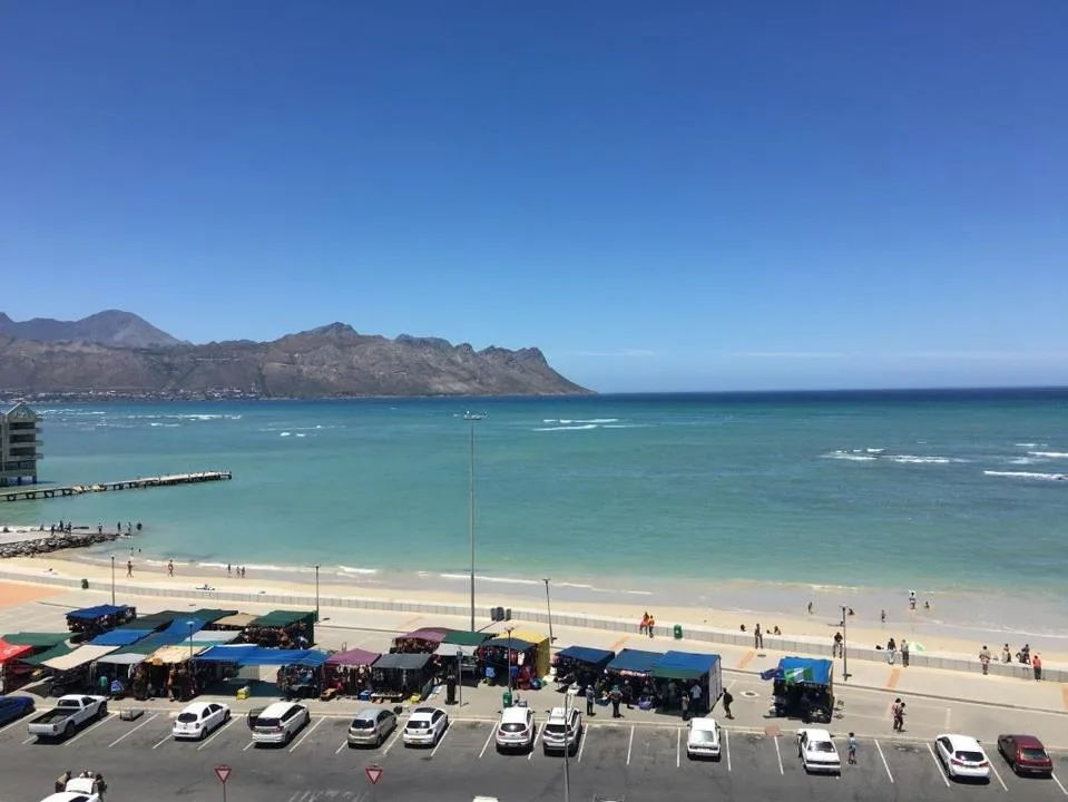 2 Bedroom Apartment / flat to rent in Strand North