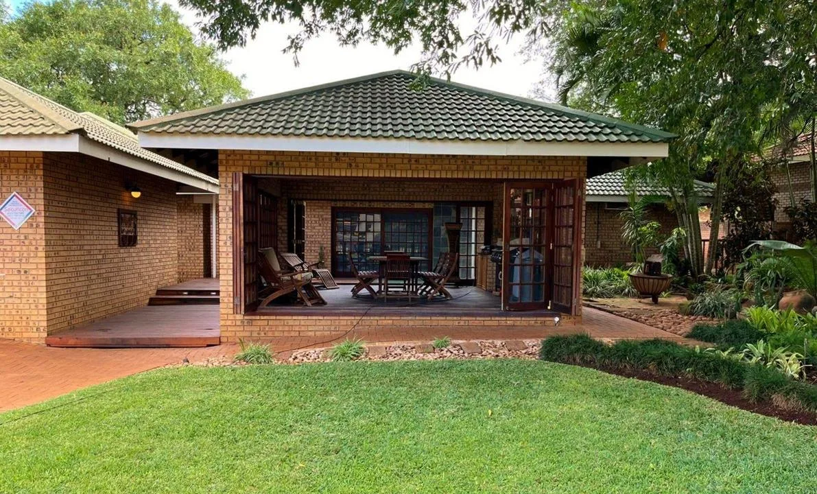 3 Bedroom House for sale in Komatipoort