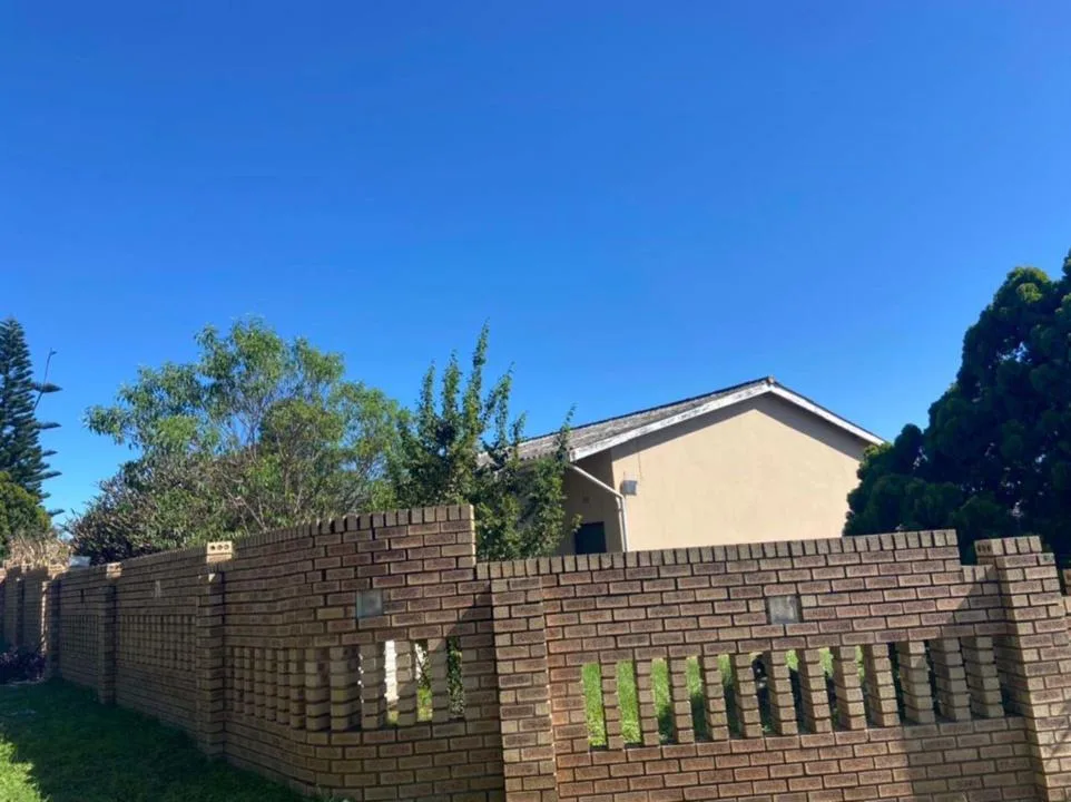 3 Bedroom House for sale in Ikwezi