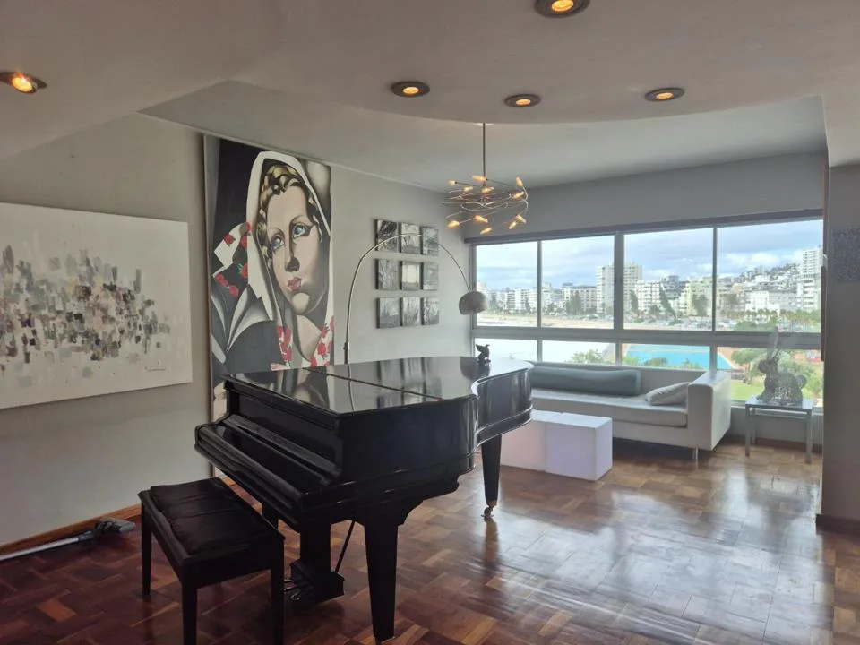 1 Bedroom Apartment / flat to rent in Sea Point