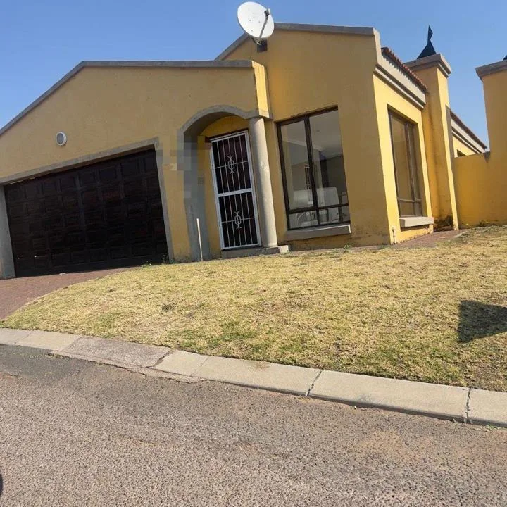 3 Bedroom Townhouse to rent in Hoeveld Park