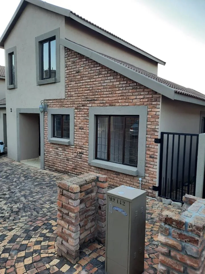 3 Bedroom Townhouse to rent in Cashan