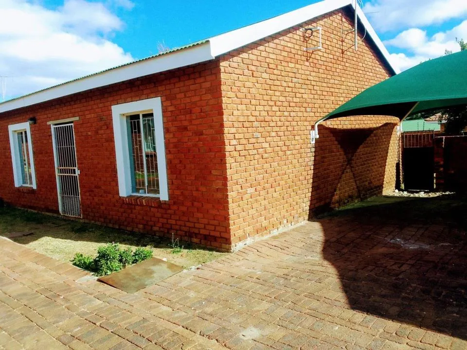 2 Bedroom Townhouse to rent in Bendor