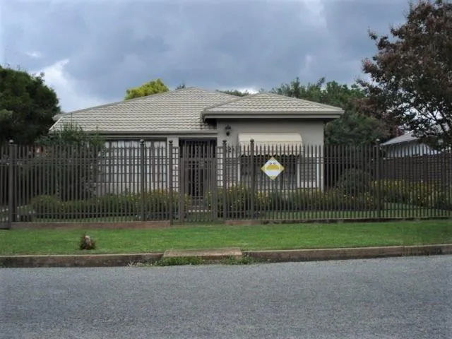 2 Bedroom House for sale in Parys