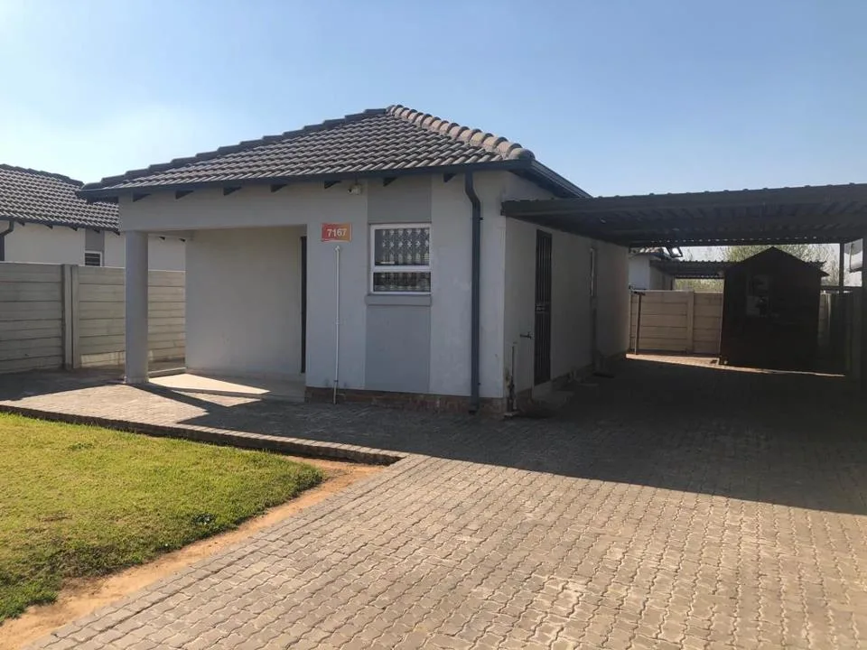 2 Bedroom House to rent in Crystal Park