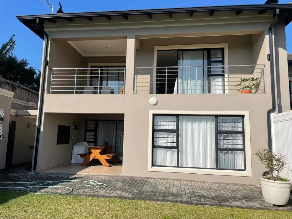 4 Bedroom Townhouse for sale in Beacon Bay
