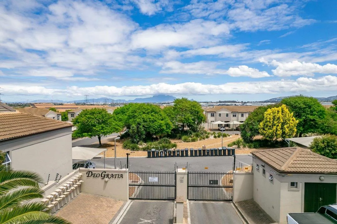 2 Bedroom Townhouse to rent in Protea Heights