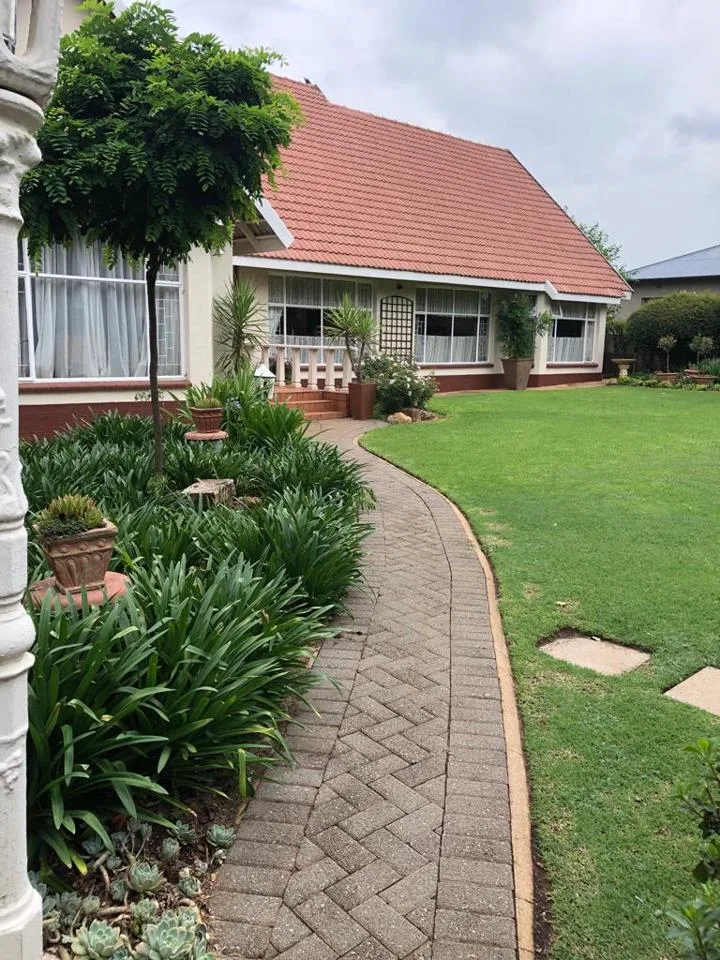 4 Bedroom House for sale in Delmas West