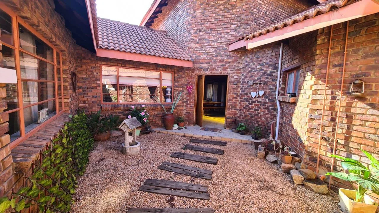 4 Bedroom House to rent in Parys