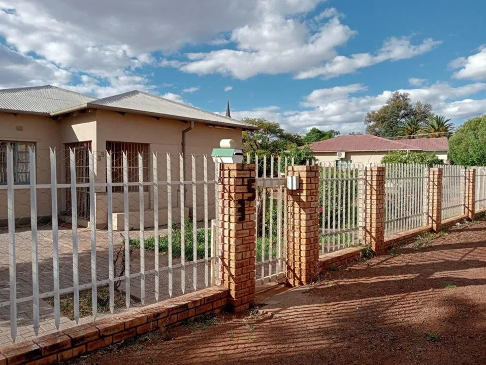 3 Bedroom House for sale in Kuruman