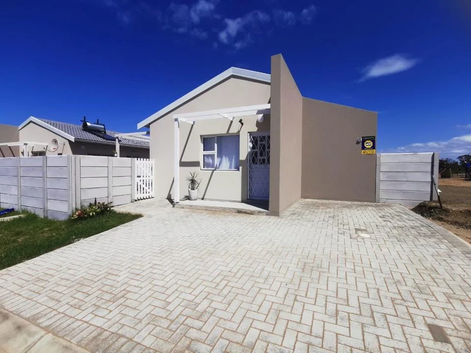 2 Bedroom House for sale in Gonubie