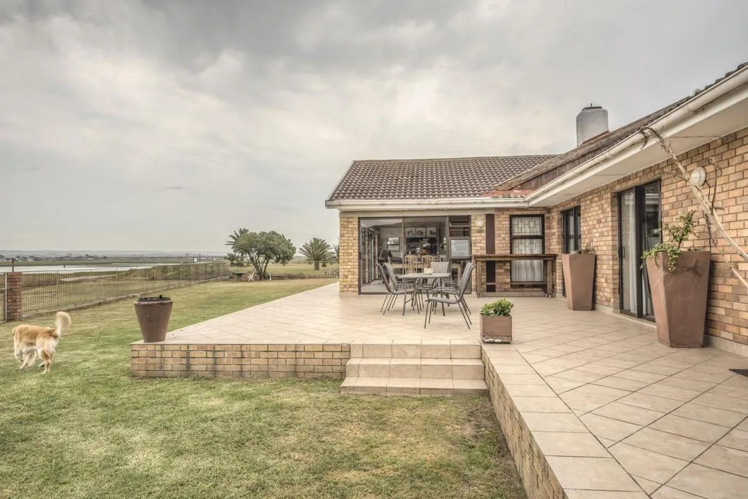 5 Bedroom House for sale in Bluewater Bay