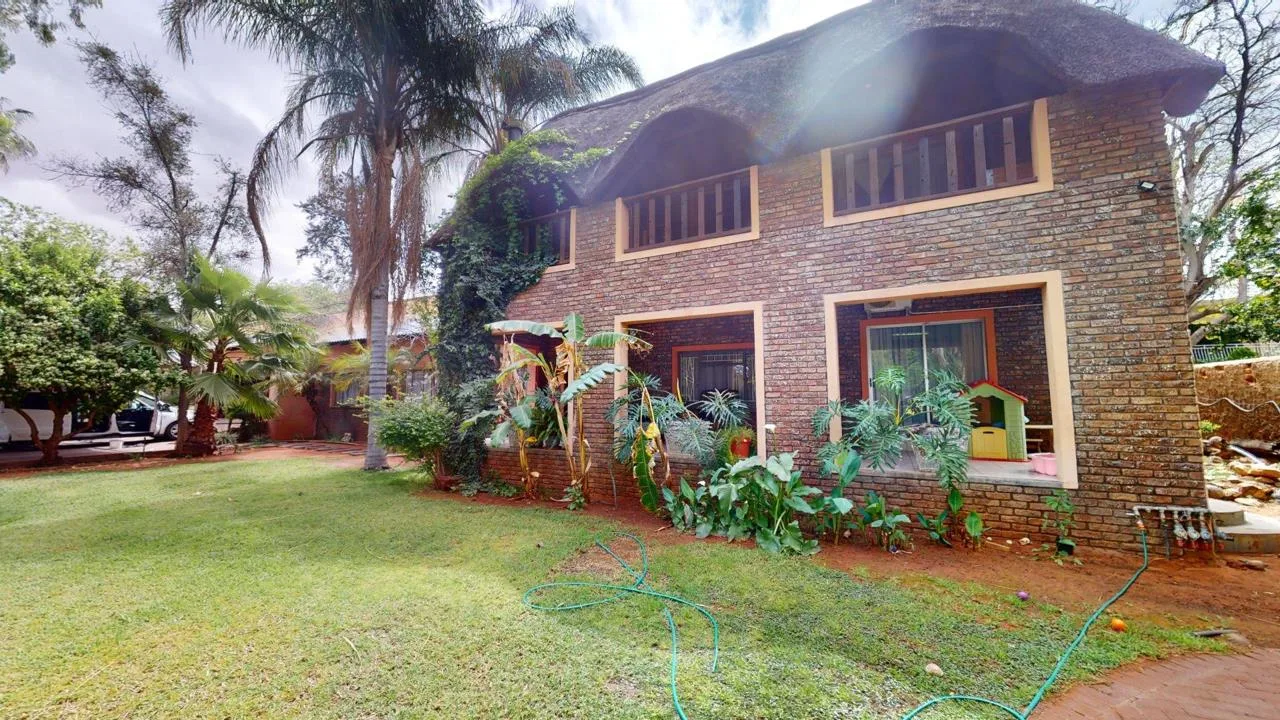 4 Bedroom House for sale in Die Rand