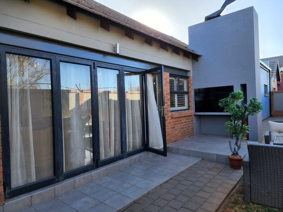 3 Bedroom Townhouse for sale in Groenvlei SH