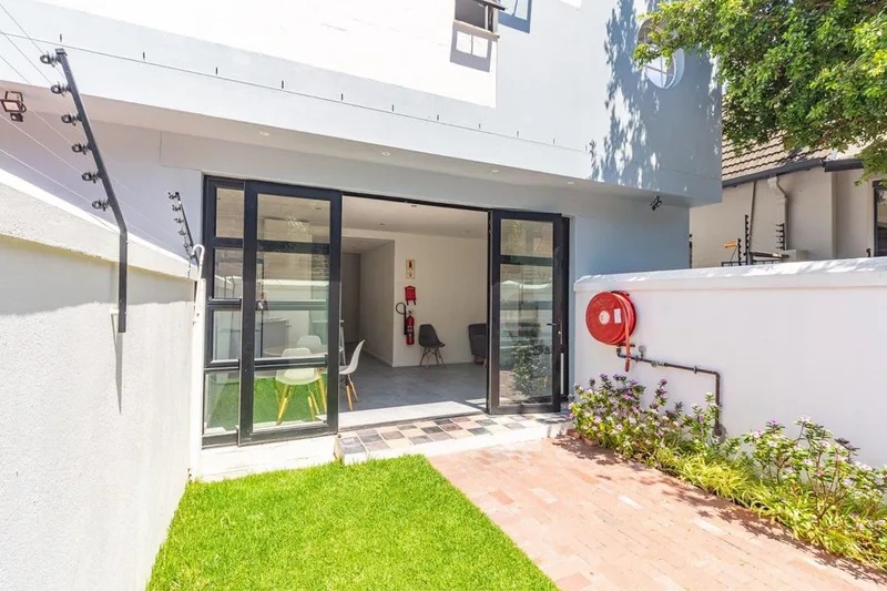 5 Bedroom Apartment / flat to rent in Rondebosch