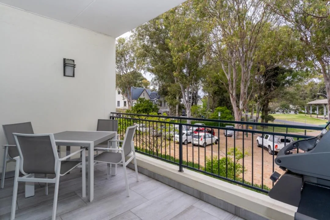2 Bedroom Apartment / flat to rent in Paardevlei