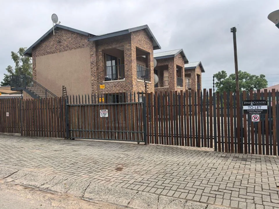 2 Bedroom Apartment / flat to rent in Sonheuwel