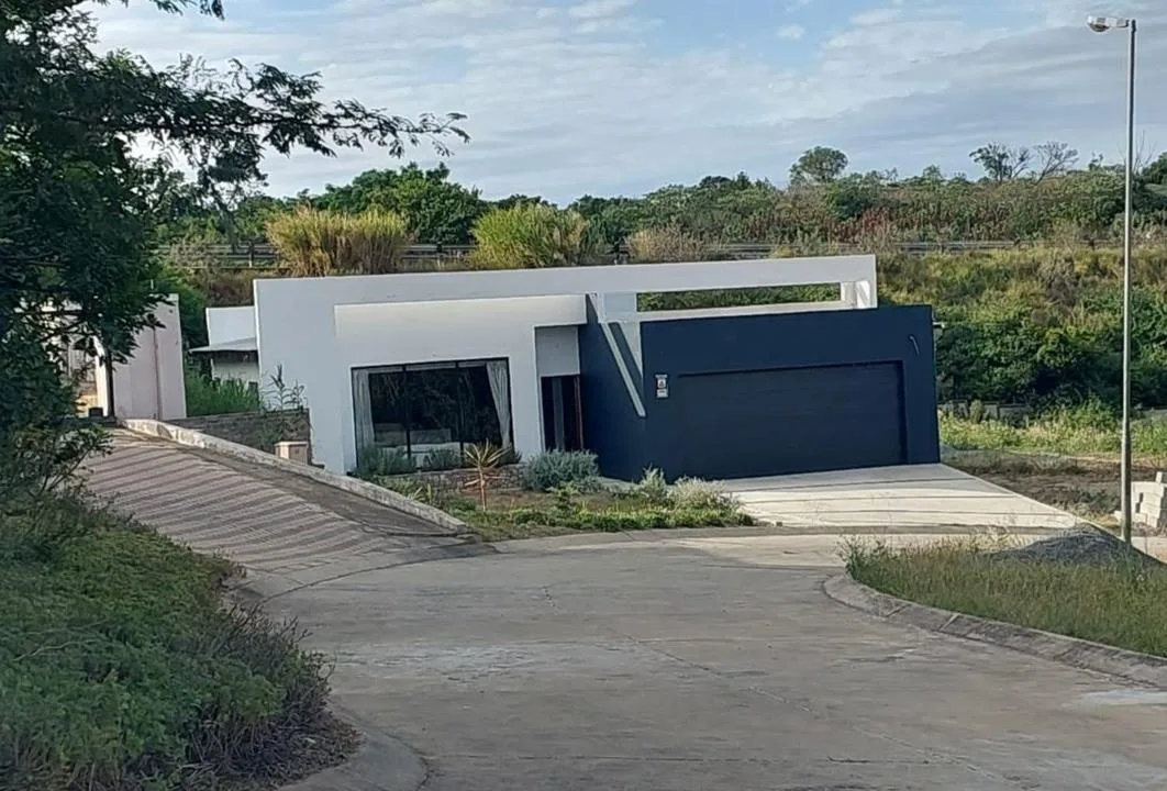 3 Bedroom House for sale in Nahoon Valley Park