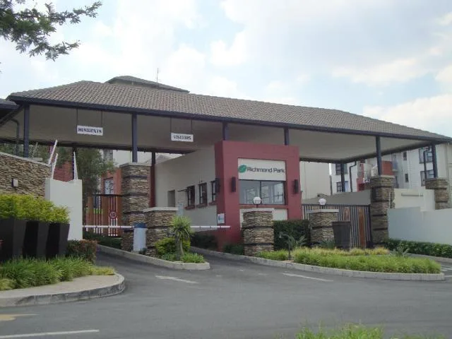 2 Bedroom Townhouse to rent in Oakdene