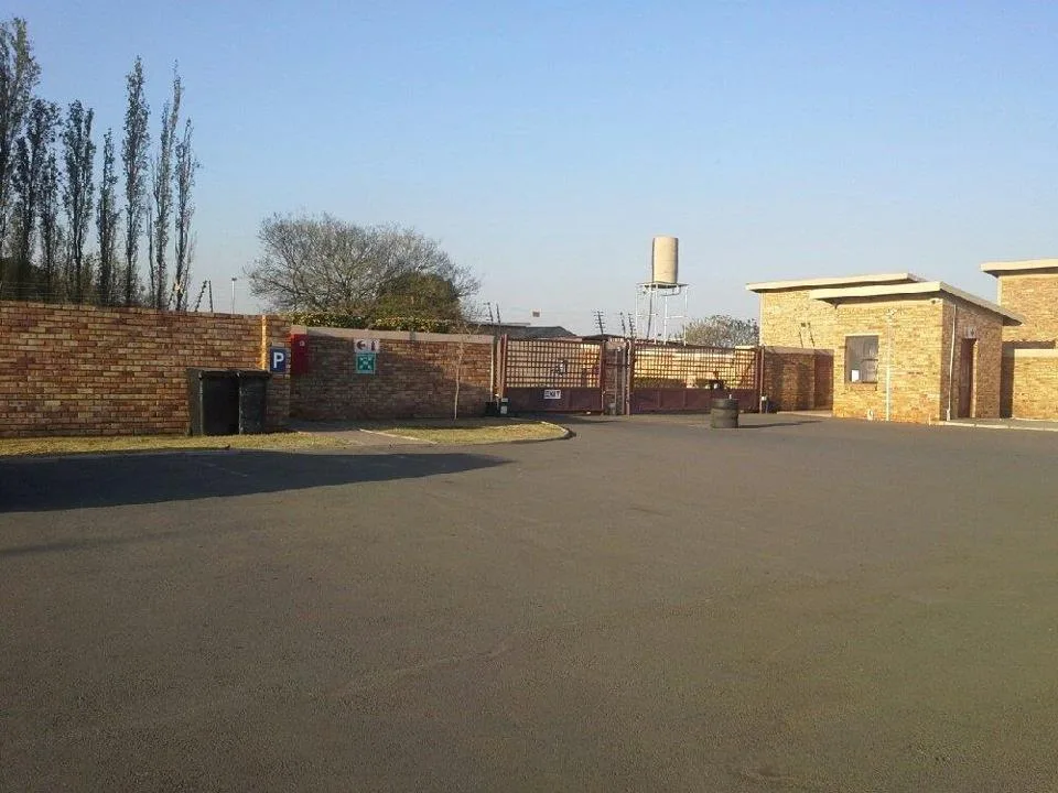 1 Bedroom Townhouse to rent in Bonanne