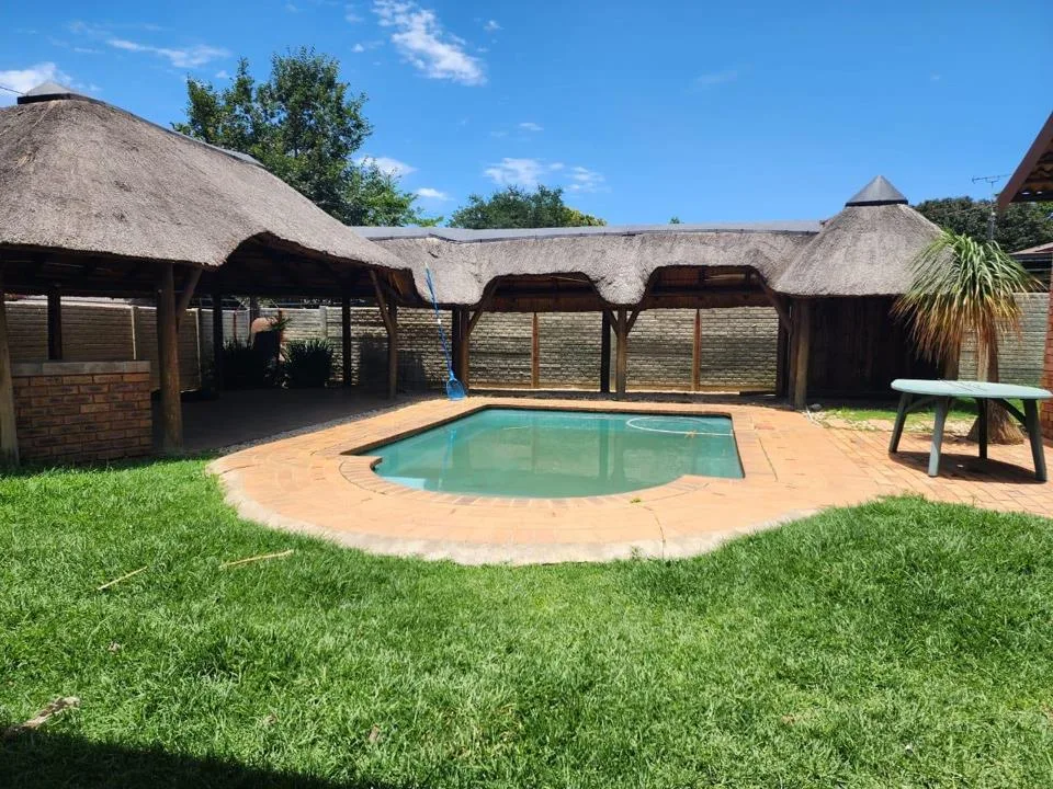 6 Bedroom House to rent in Northmead