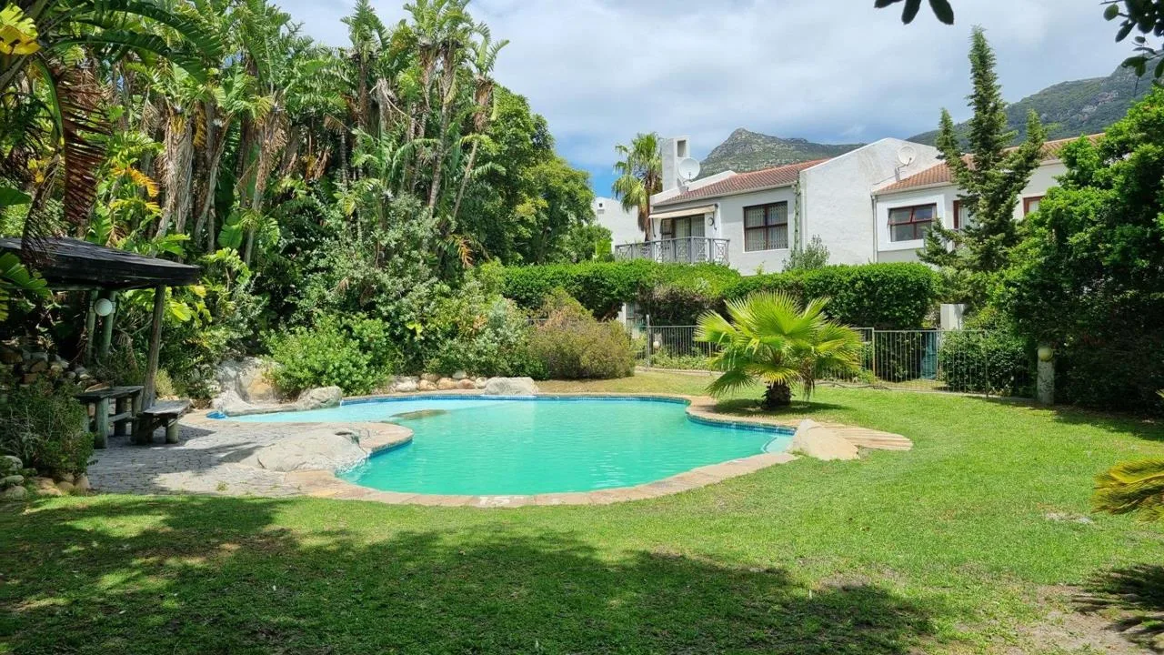 3 Bedroom Townhouse to rent in Beach Estate