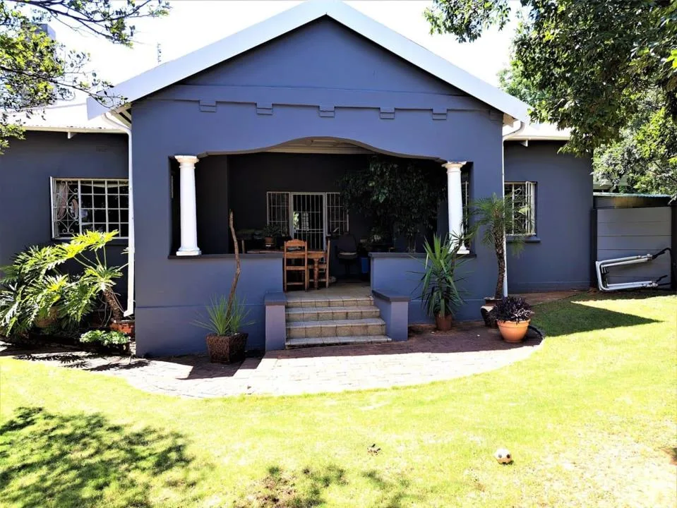 5 Bedroom House for sale in Westdene
