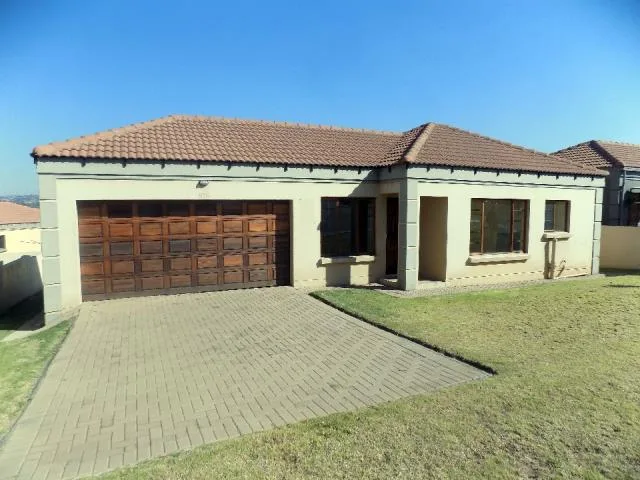 3 Bedroom Townhouse for sale in Jackaroo Park