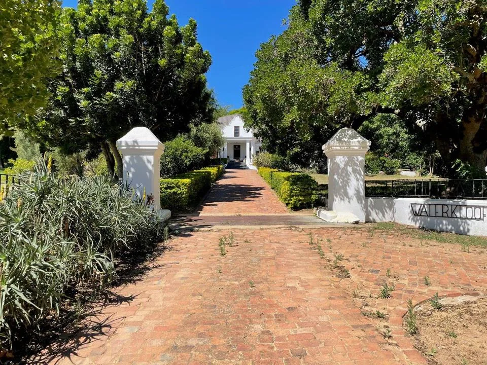 6 Bedroom House to rent in Klein Drakenstein